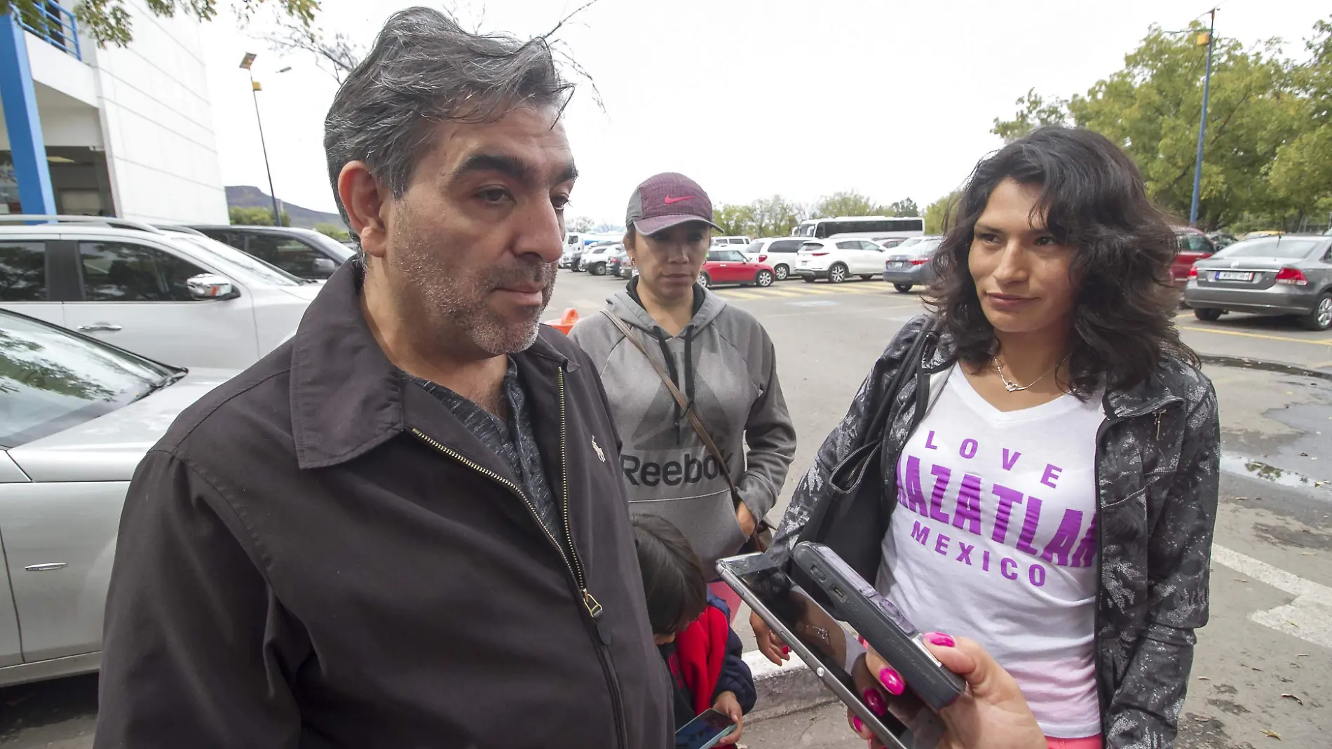 Organizadores del evento de zumba que se efectuará en la Unidad Deportiva Maquío.  Foto César Ortiz.